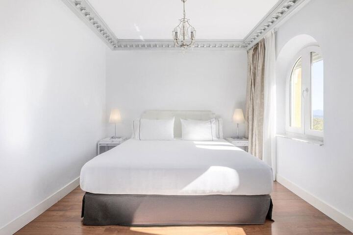 Room 14 of 90