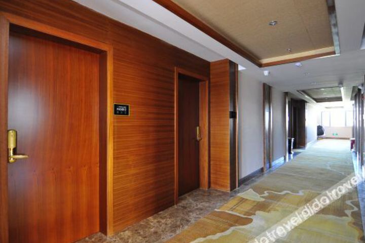 Hotel Interior 17 of 40