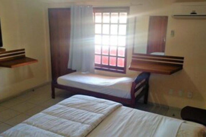 Room 11 of 38