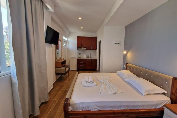 Room 18 of 53