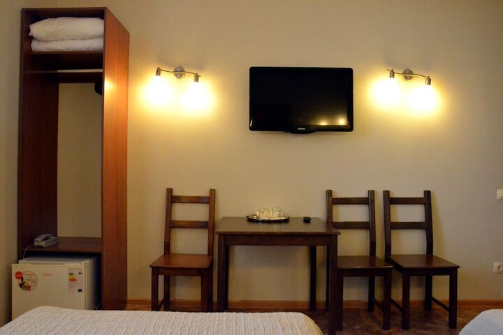 Room 27 of 80