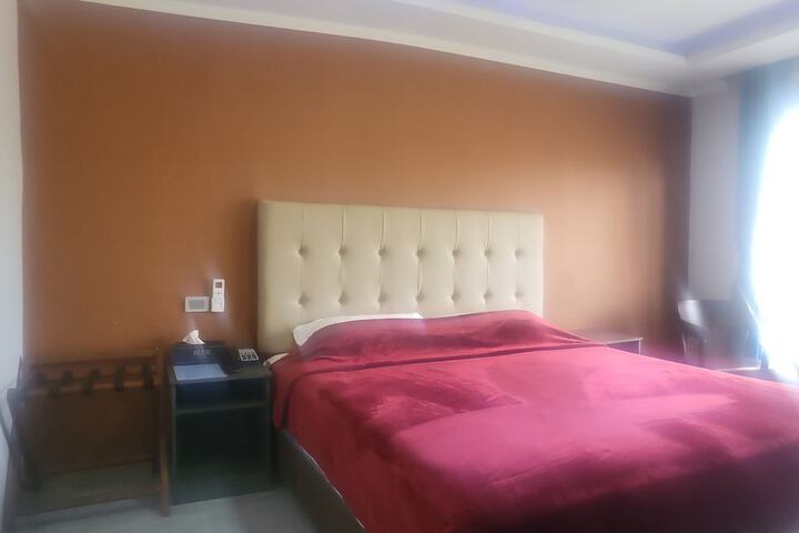 Room 8 of 116