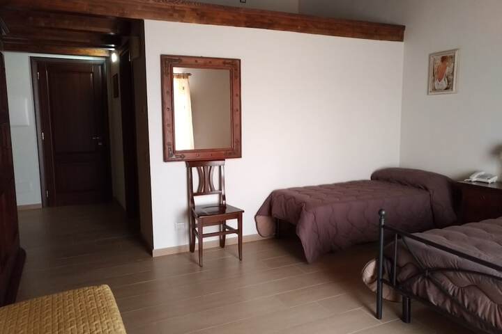 Room 26 of 97
