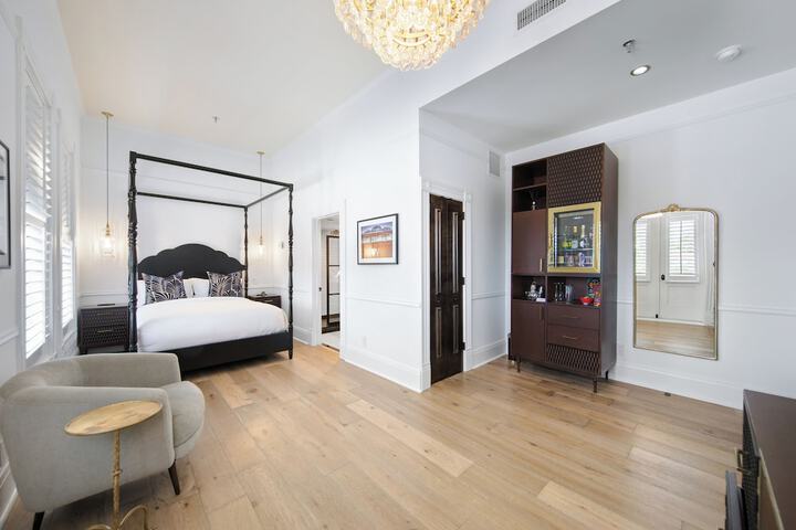 Room 25 of 114