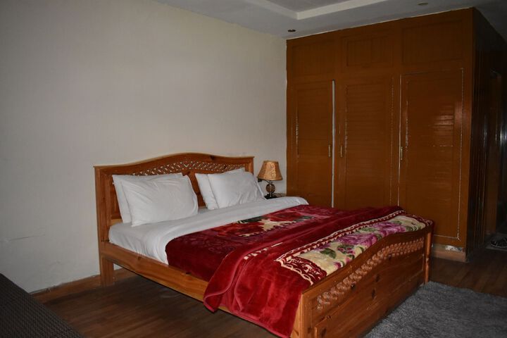 Room 5 of 15
