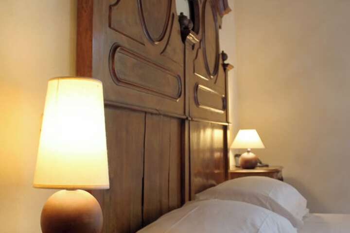Room 18 of 106