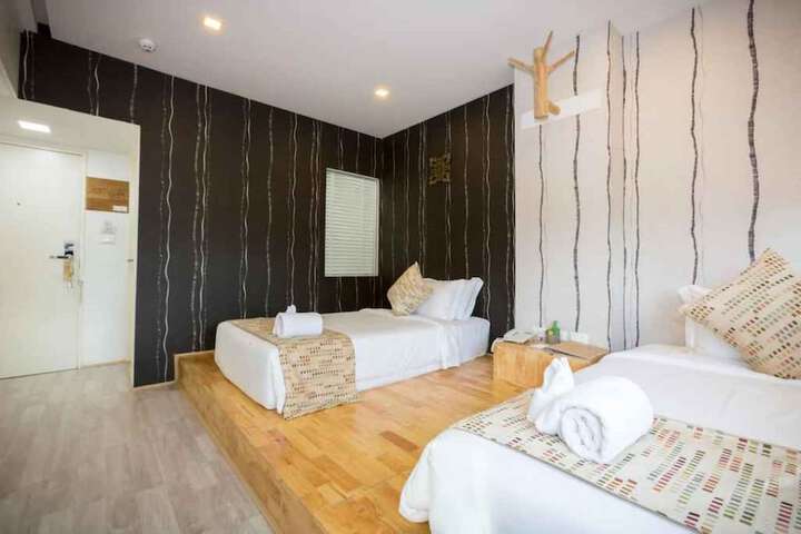 Room 34 of 89