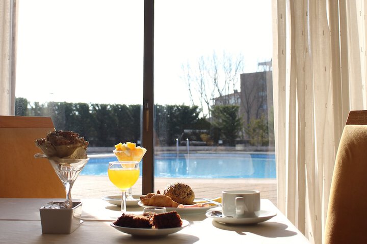 Breakfast/Coffee Service 30 of 54