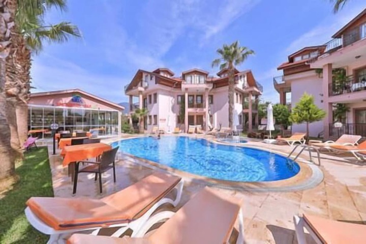 Pool Hotel