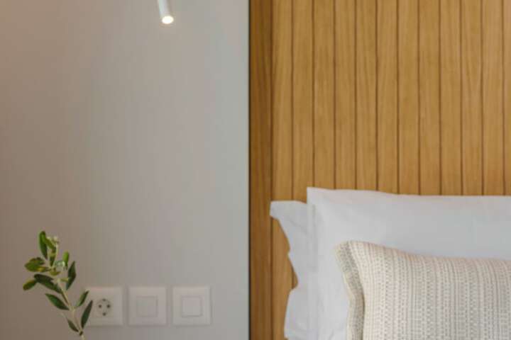 Room 73 of 214