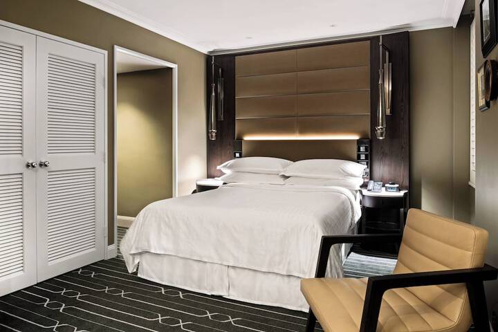 Room 18 of 171