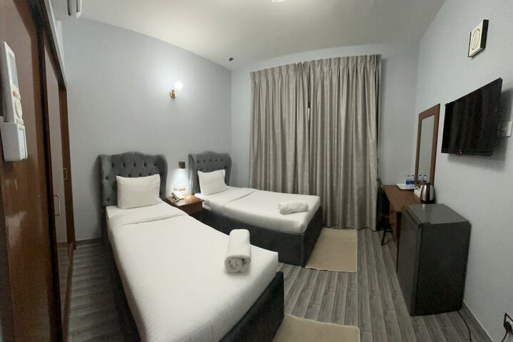 Room 5 of 22