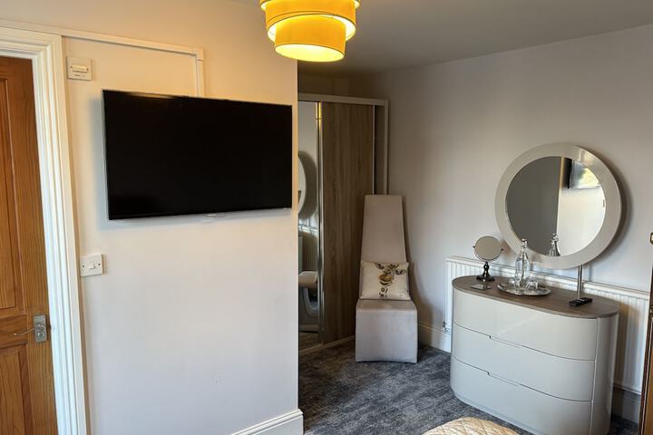 Room 6 of 22