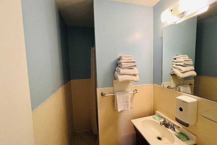 Room 39 of 48