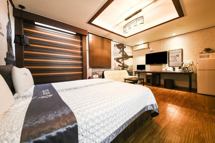 Room 18 of 49
