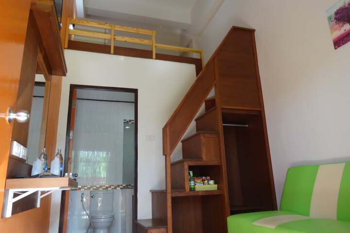 Room 11 of 92