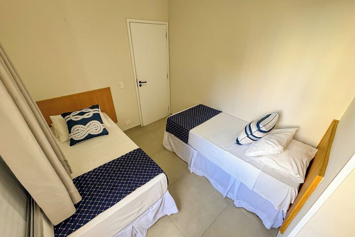 Room 42 of 171