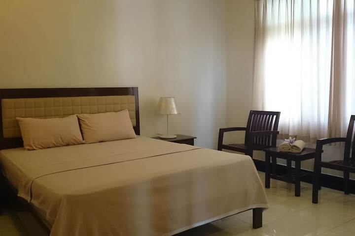 Room 10 of 26