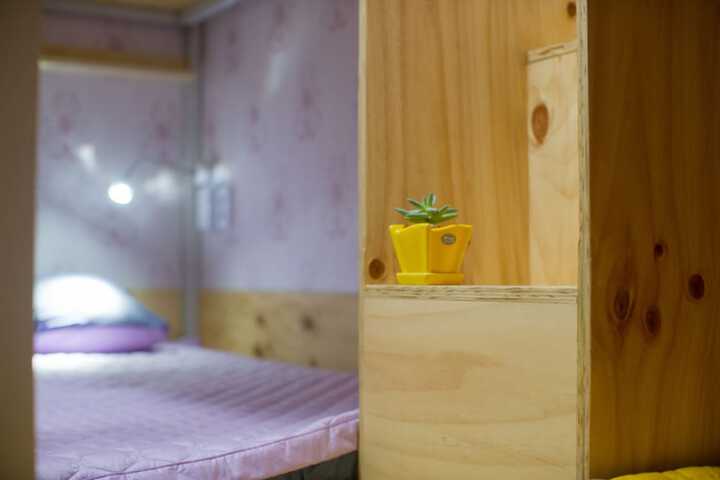 Room 11 of 48