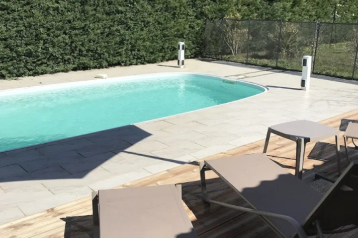 Pool 17 of 26