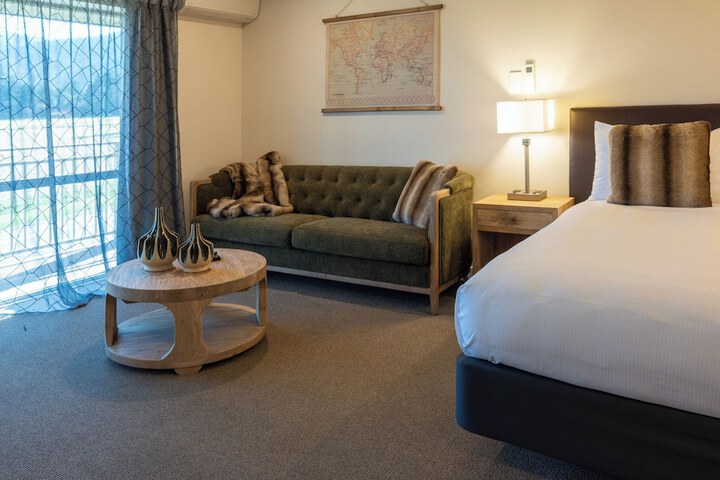 Room 9 of 120