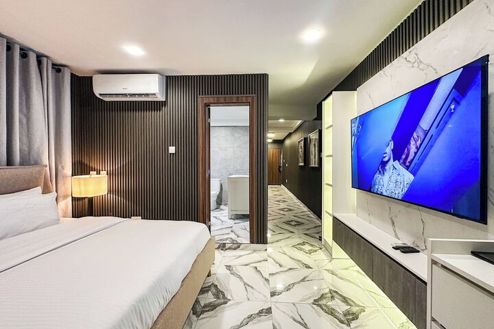Room 44 of 121