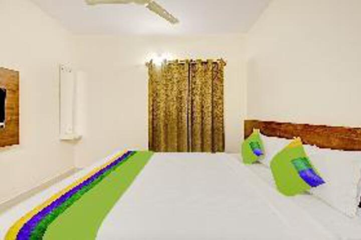 Room 15 of 28