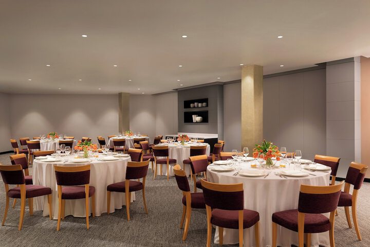 Dining 95 of 158