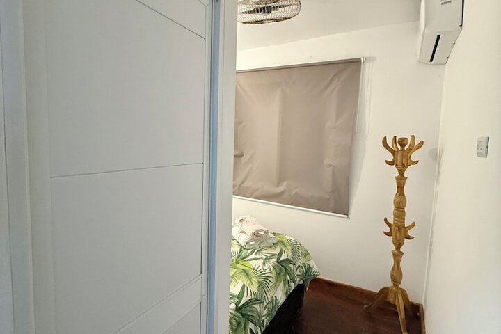 Room 27 of 71