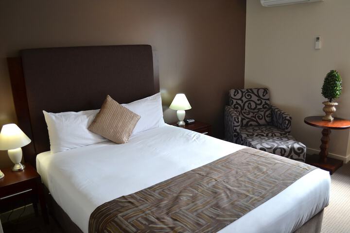 Room 5 of 34