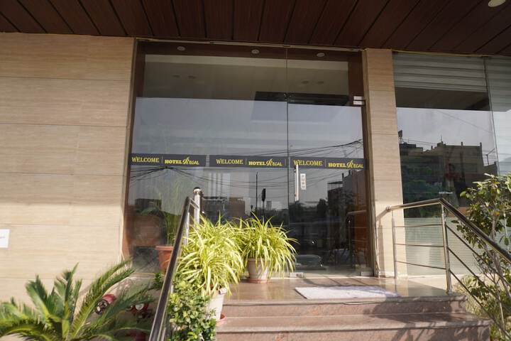 Hotel 74 of 77