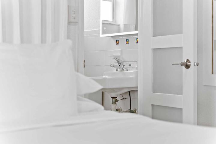 Room 63 of 236