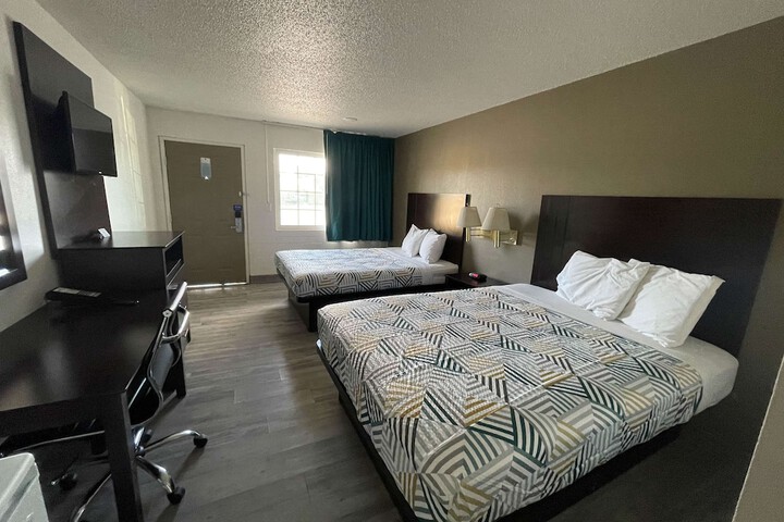 Room 15 of 35