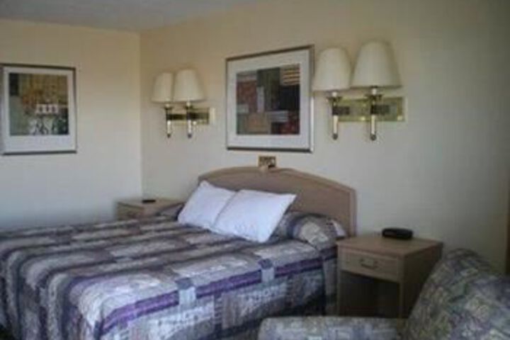 Room 2 of 11
