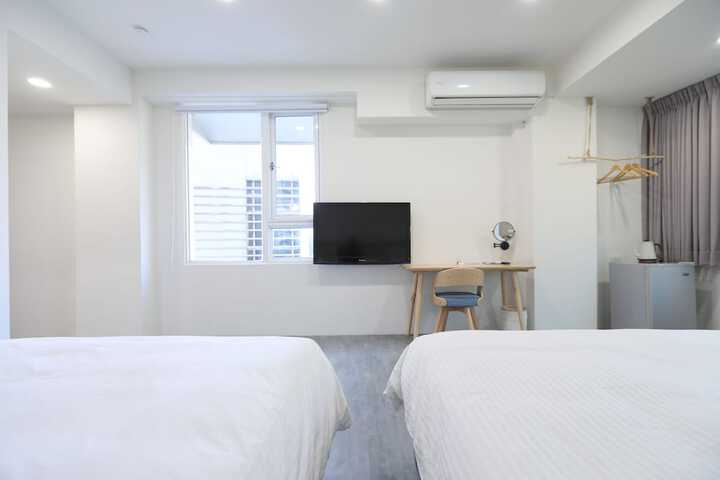 Room 54 of 75