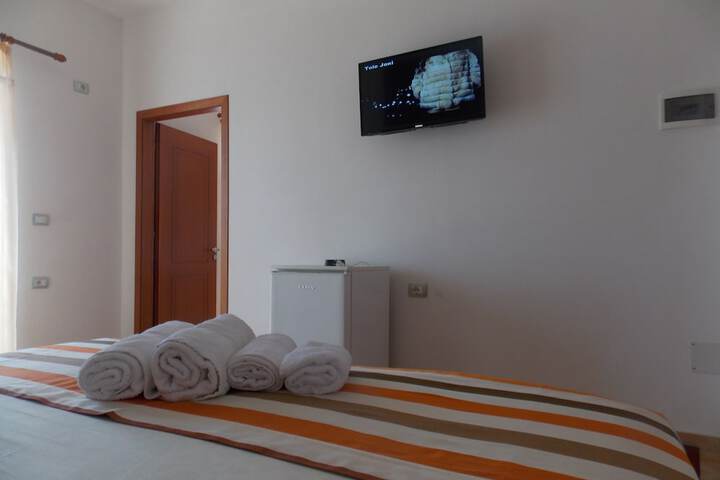 Room 4 of 123