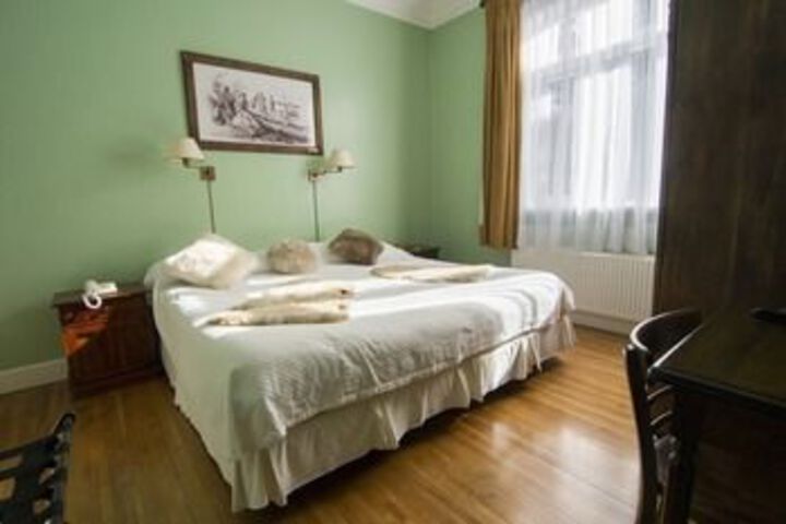 Room 15 of 32