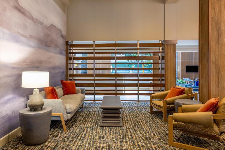 Entrance & Lobby
