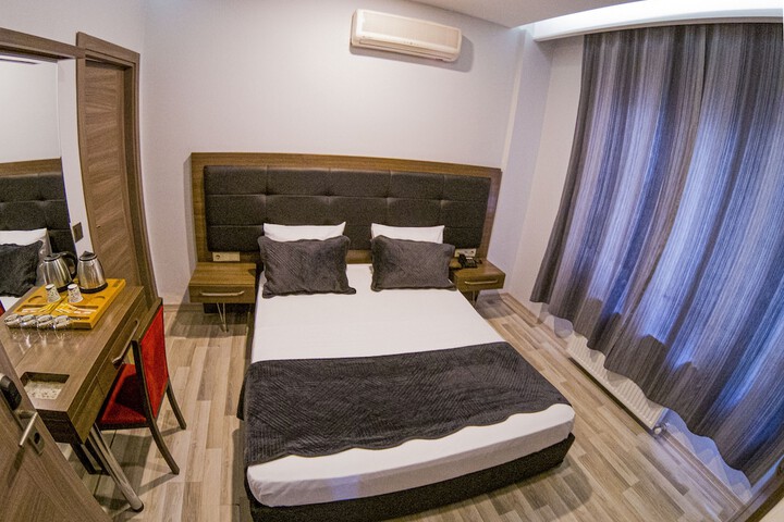 Room 2 of 11