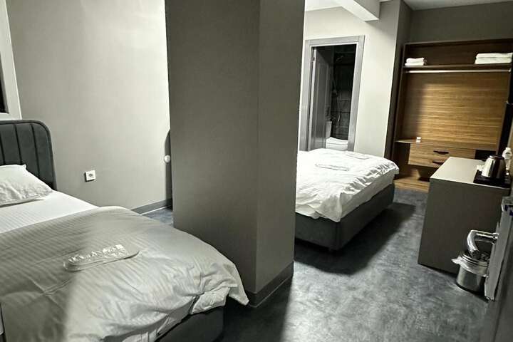 Room 19 of 30