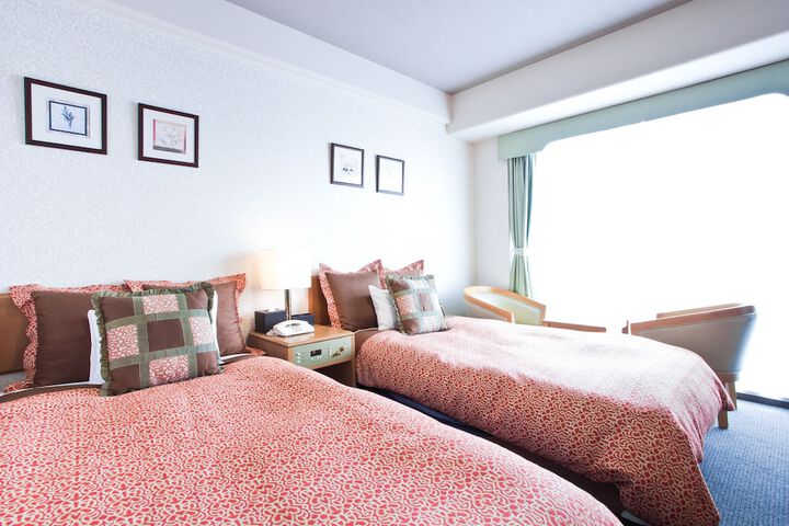 Room 17 of 37