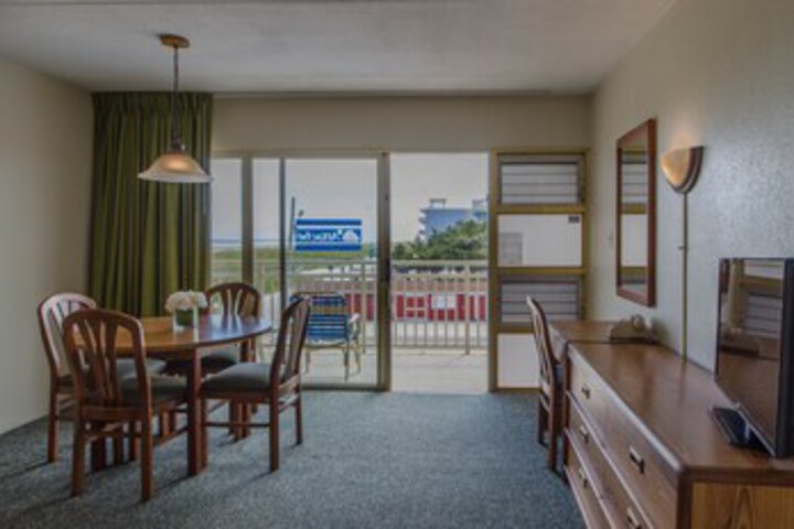 Room 46 of 216