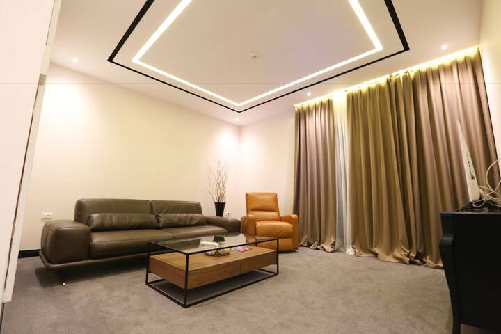 Room 30 of 47