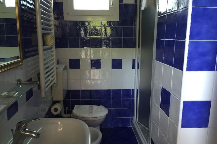 Room 44 of 69