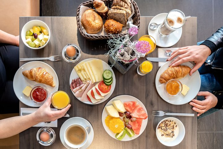 Breakfast/Coffee Service 38 of 52