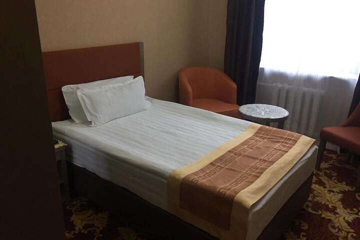Room 7 of 17