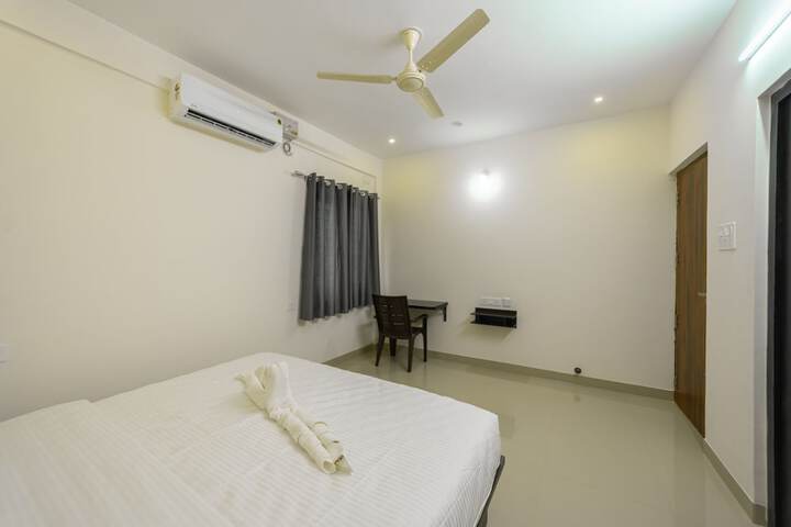 Room 4 of 17