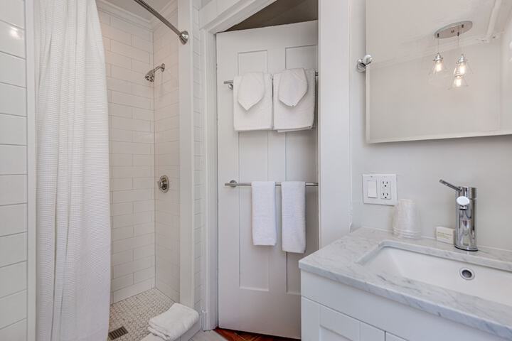 Room 15 of 26