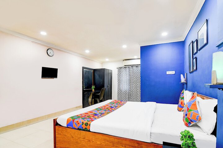 Room 12 of 26