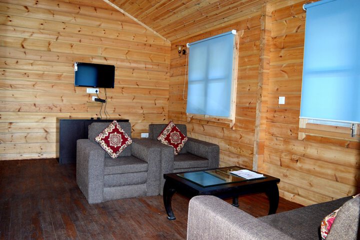 Room 7 of 13